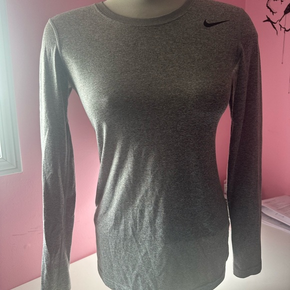 Nike Long-Sleeve Top - Picture 1 of 2